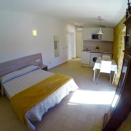 19estudio Comerc Hab 9 2 Pax * Torroella de Montgrí